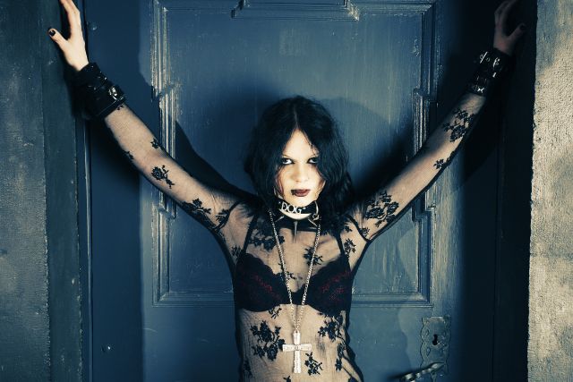 Gothic Schmuck – Ringe, Anhänger, Ohrringe mit Totenkopf, Pentagramm und Steampunk-Design Gothic Schmuck – Ringe, Anhänger, Ohrringe mit Totenkopf, Pentagramm und Steampunk-Design